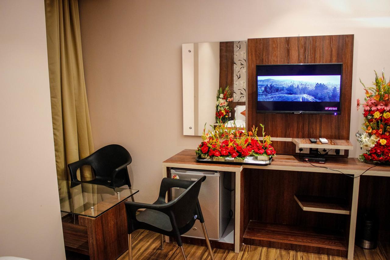 Regenta Inn Larica Calcutta Buitenkant foto